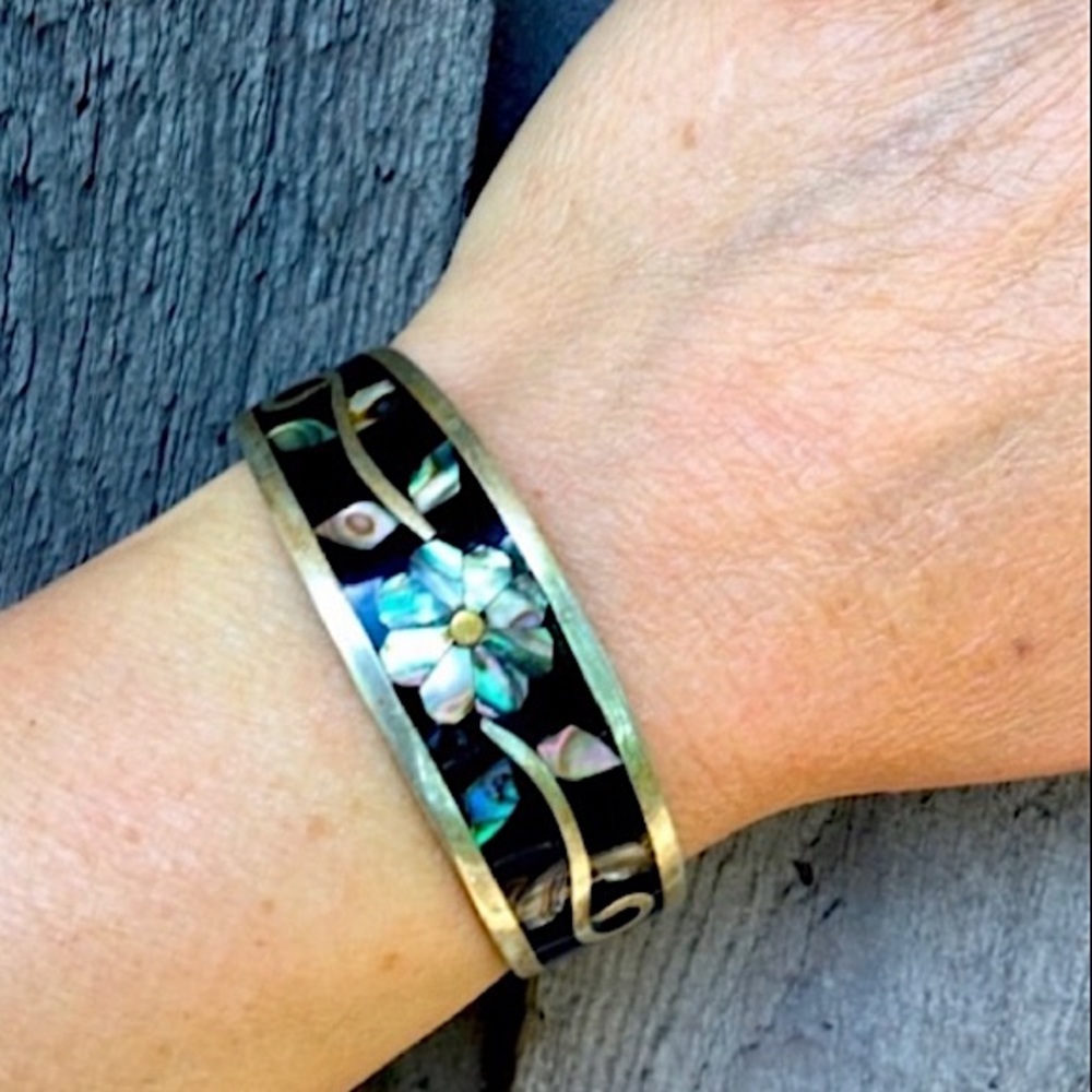 VINTAGE Cuff Bracelet Abalone Pearl Mexico Alpaca Silver Black Purple White